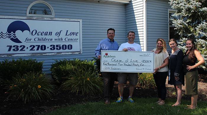 Tracy Ratz Manahawkin Applebee’s Raises Over $5K For Ocean Of Love