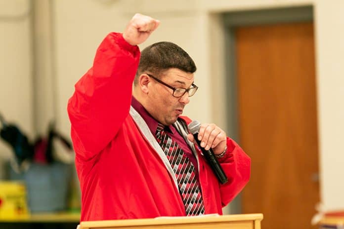 Manchester Township Education Association President Dan Staples addresses the Board of Education about the teachers’ contract. (Photo by Jennifer Peacock)