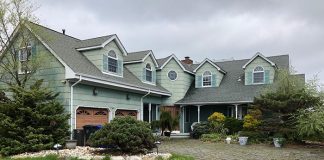 221 Squan Beach Drive, on the barrier island, might not look abandoned in this picture, but it is. (Photo by Judy Smestad-Nunn)