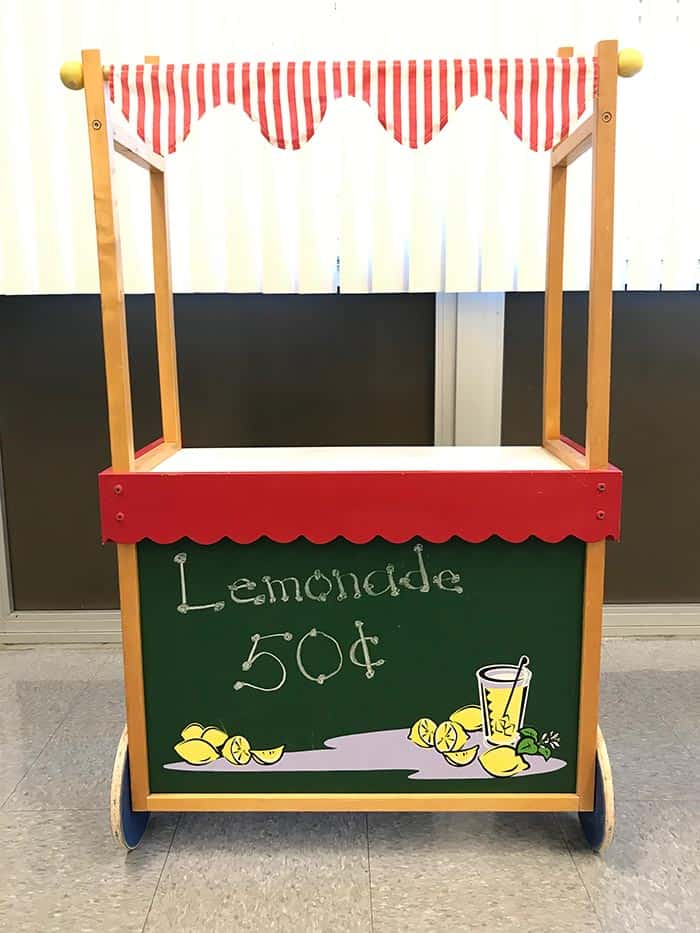 Students held a successful lemonade stand fundraiser. (Photo courtesy Cindy Imperiale)