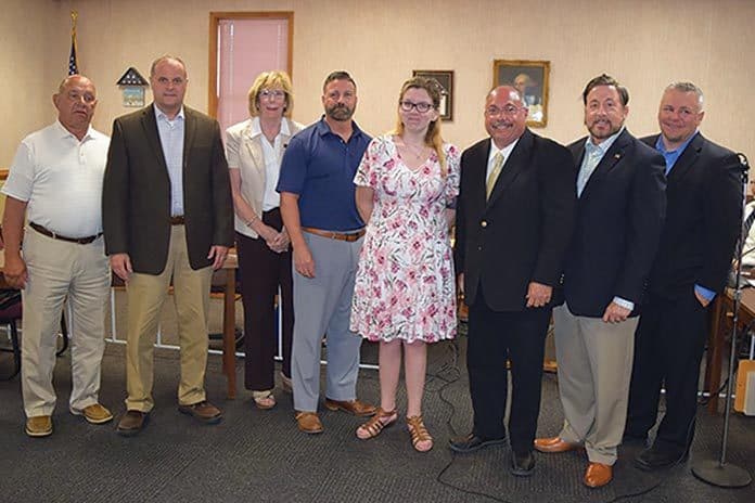 Megan Franzoso and her uncle Kevin Geoghegan thanked the township for their help. (Photo by Chris Lundy)