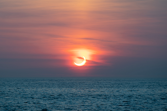 Azijn vrije tijd verkrachting Ring Of Fire Captures The Imagination Of Moon Watchers - Jersey Shore Online