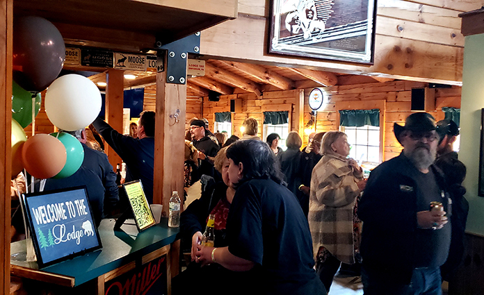 JACKSON-Moose-Celebration-inside-crowd