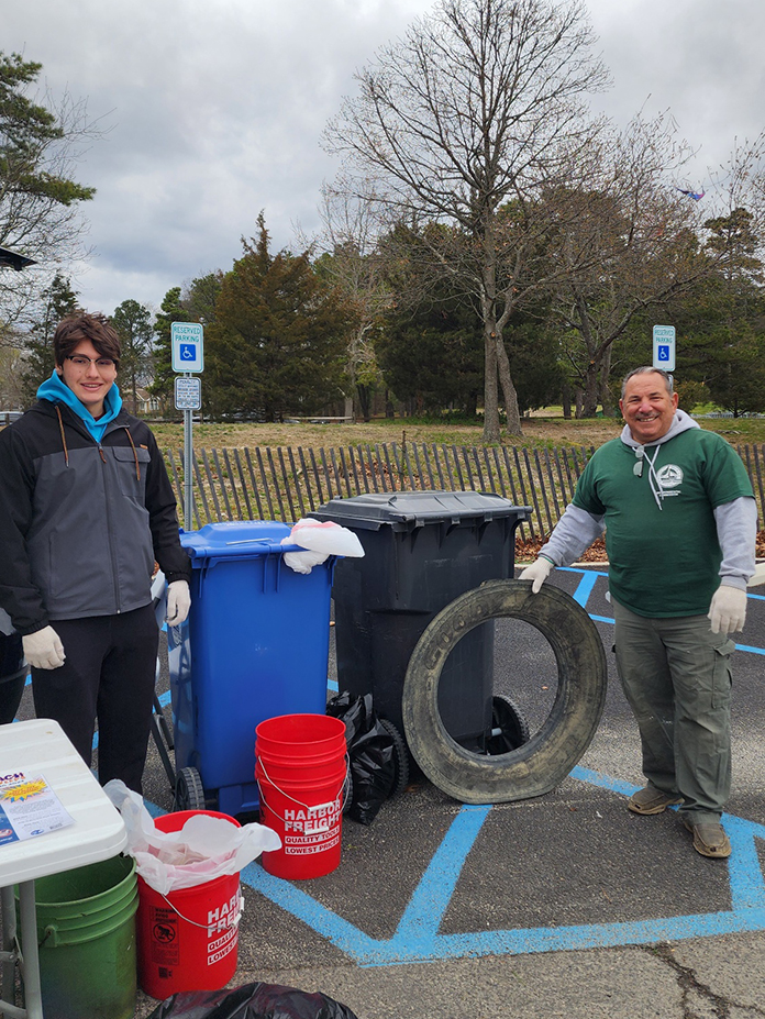 Volunteers Aim For Litter-Free Beaches