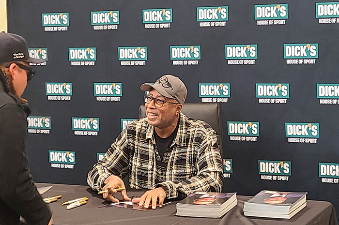 Yankees’ Williams, Chisholm Jr. Meet Hundreds Of Fans