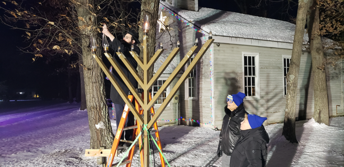 Menorah-Lighting